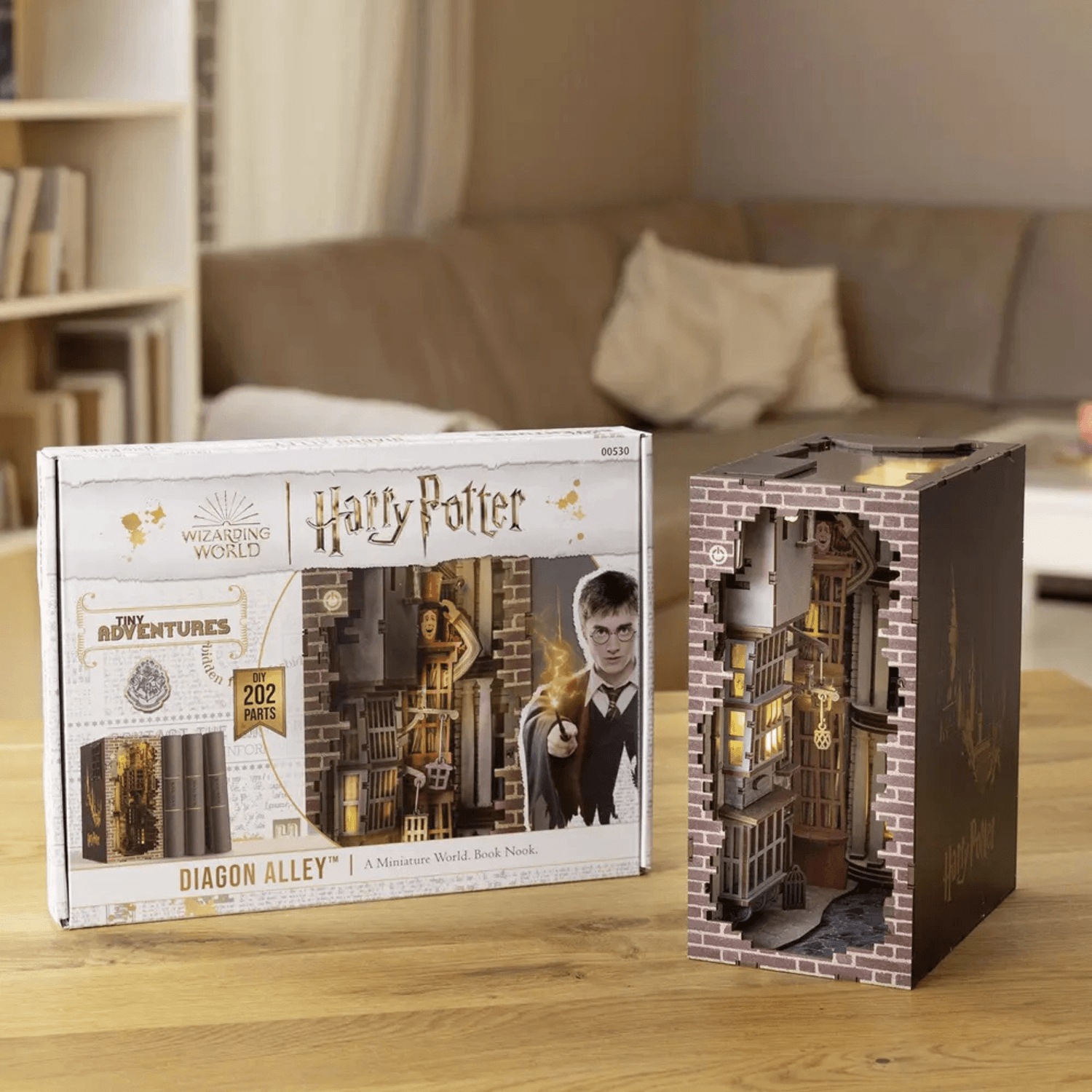 Harry Potter Diagon Alley Book Nook Revell