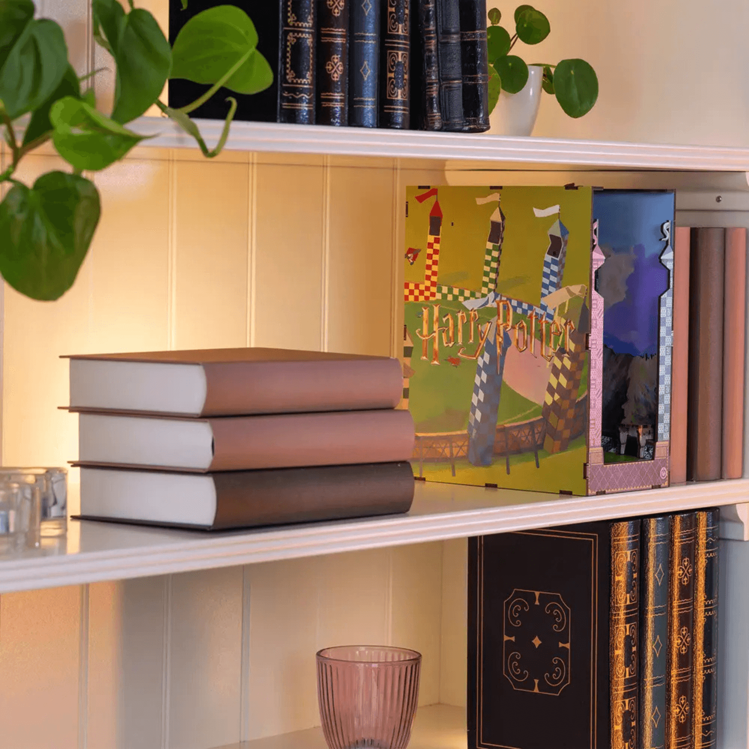 Harry Potter Quidditch Book Nook by Revell