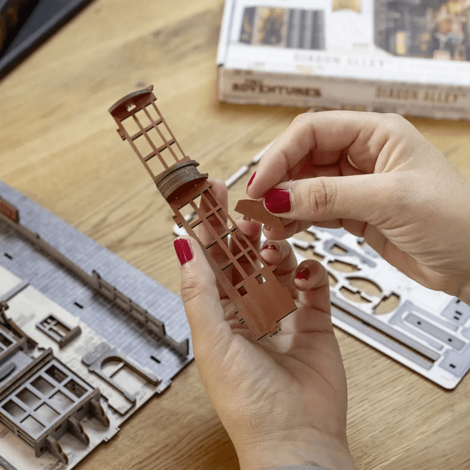 Harry Potter Diagon Alley Book Nook Revell