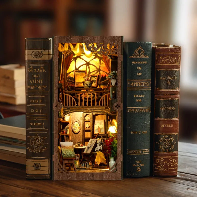 A World within the Frame | Van Gogh | Book Nook Diorama MagicHolz
