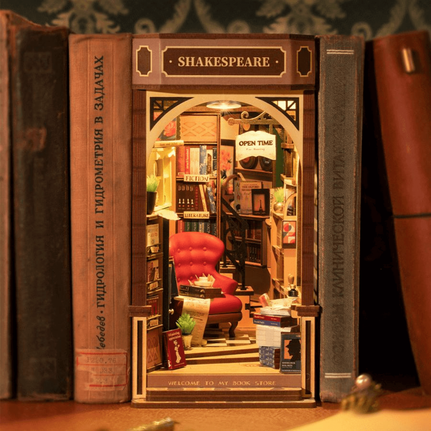 Bookstore | Diorama | Rolife Diorama Robotime