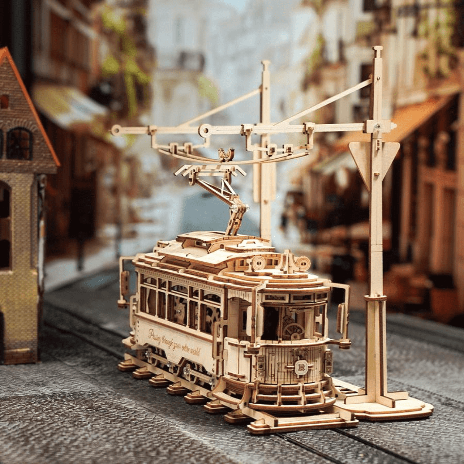 Classic City Tramcar 🚋 Mechanisches Holzpuzzle Robotime