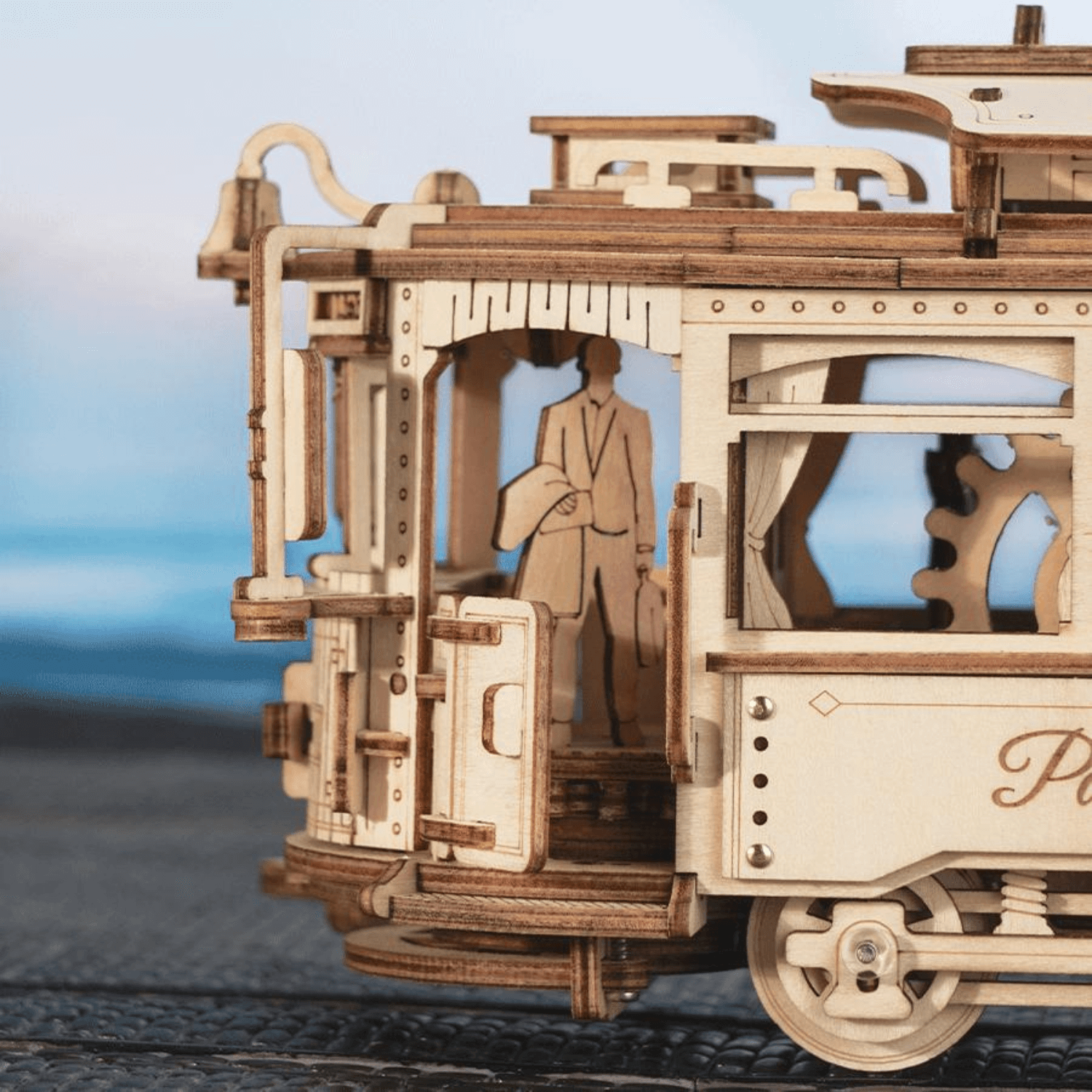 Classic City Tramcar 🚋 Mechanisches Holzpuzzle Robotime