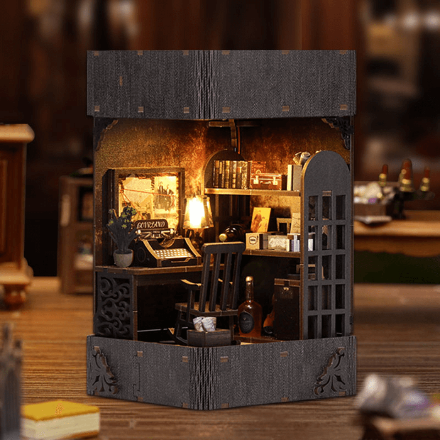 Agence de détectives | Diorama | Book Nook Diorama MagicHolz DetectiveAgency | Book Nook