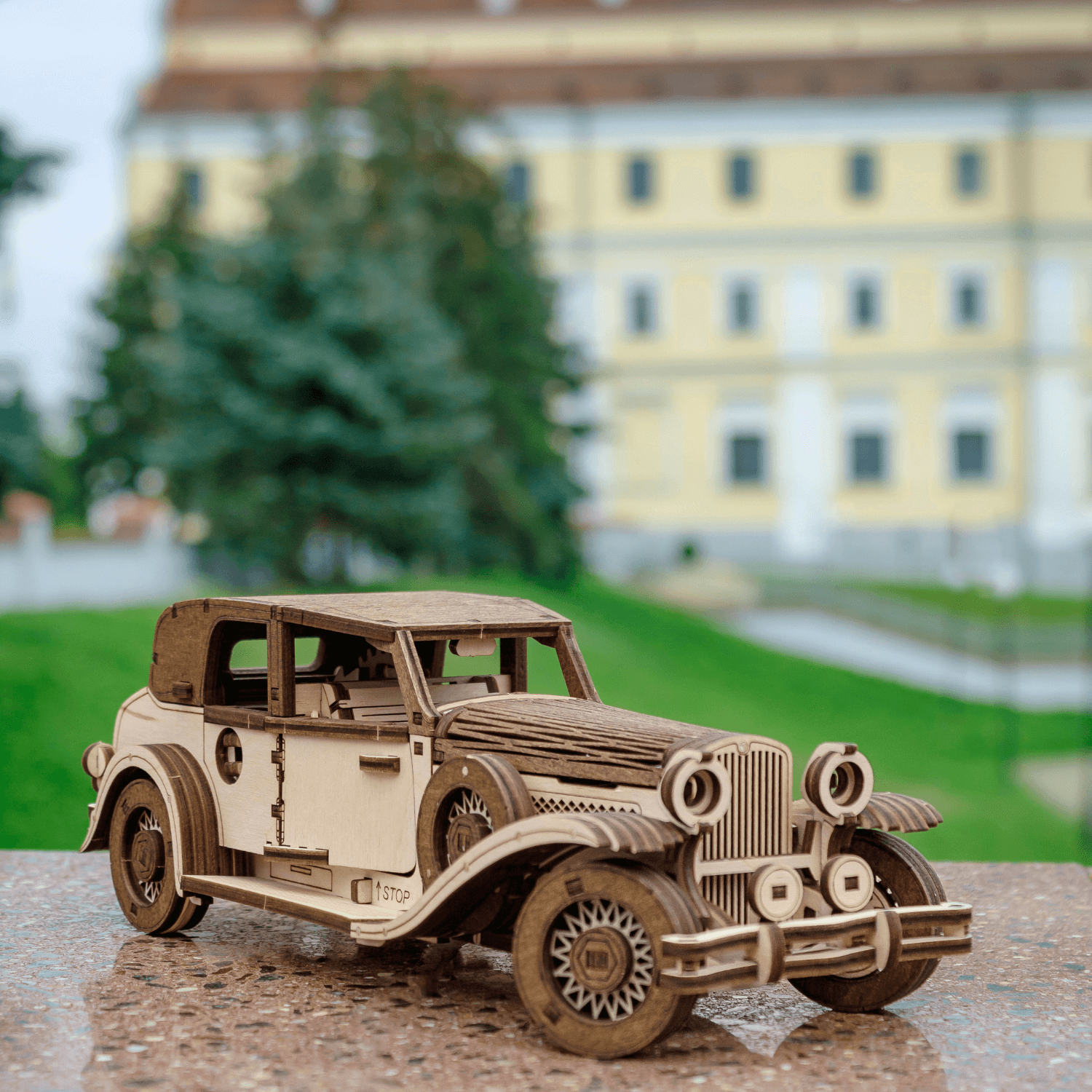 Ferdinand | Retro-Auto Mechanisches Holzpuzzle Eco-Wood-Art