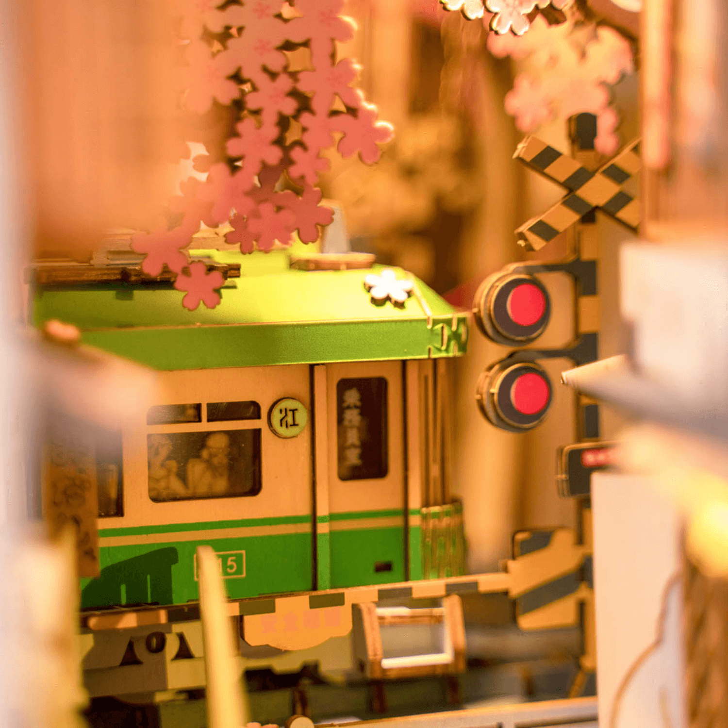 Voyage sous les cerisiers en fleurs — Book Nook pour la fête des Mères Book Nook MagicHolz