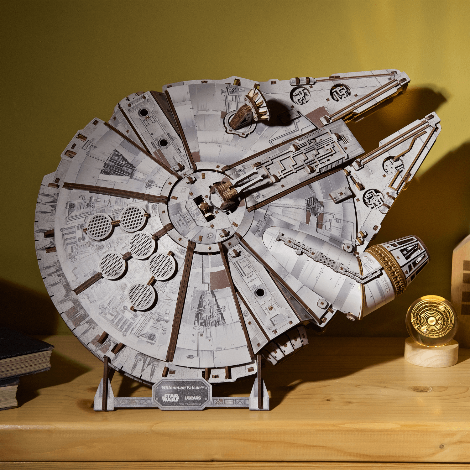 Star Wars® - Millennium Falcon Mechanisches Holzpuzzle Ugears