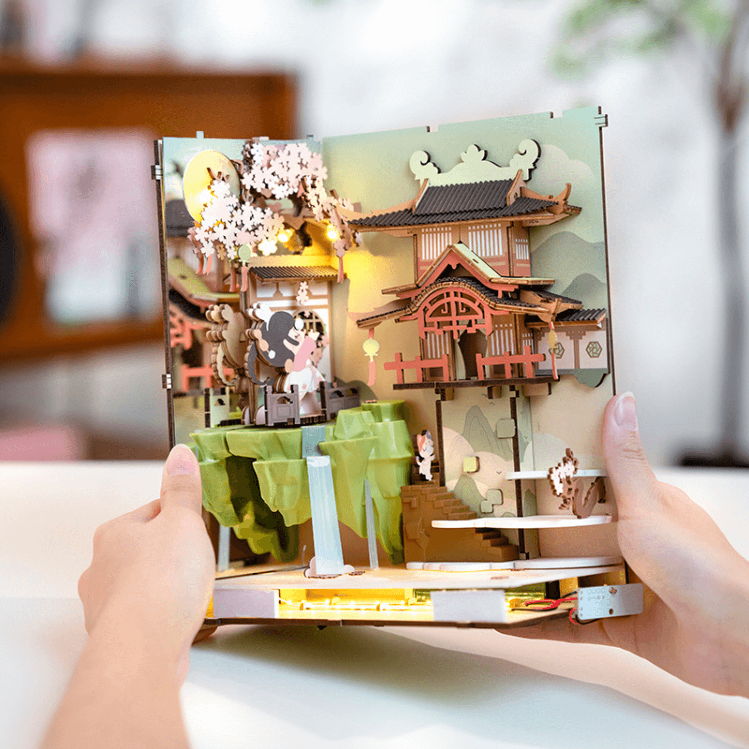 Falling Sakura | Diorama | Rolife Diorama Robotime