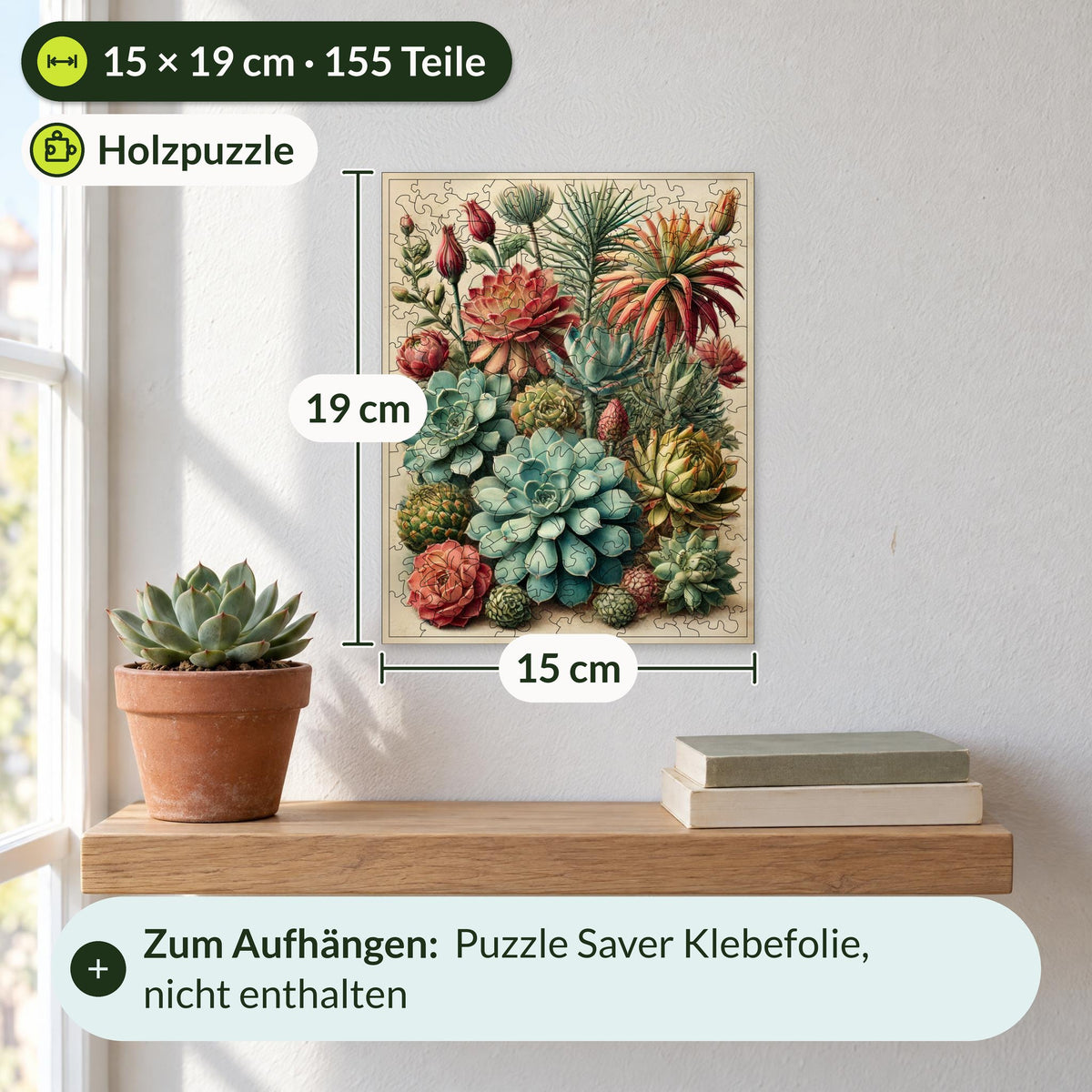 Bunte Sukkulenten Holzpuzzle, 15 x 19 cm an der Wand über einem kleinen Wandregal, mit Maßlinien und Klebefolie-Hinweis