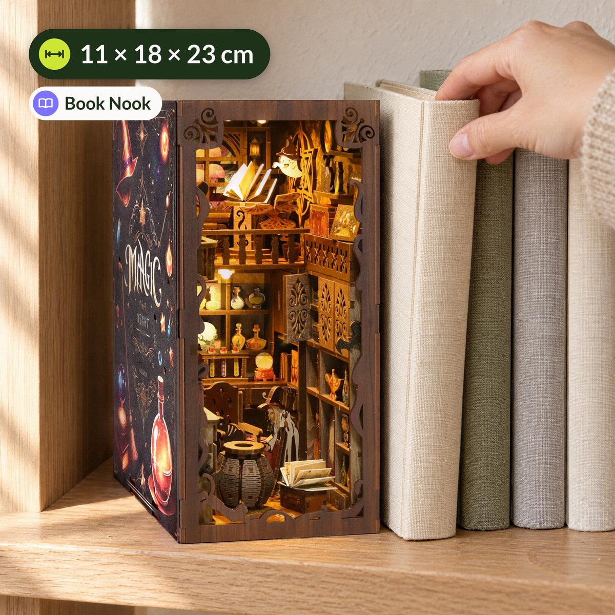 MagicNight Book Nook, groottevergelijking in de lichte boekenkast: 11 × 18 × 23 cm, net zo hoog als een gebonden boek