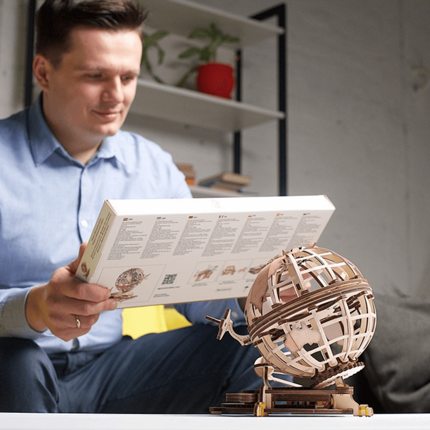 Globus-Mechanisches Holzpuzzle-Ugears--
