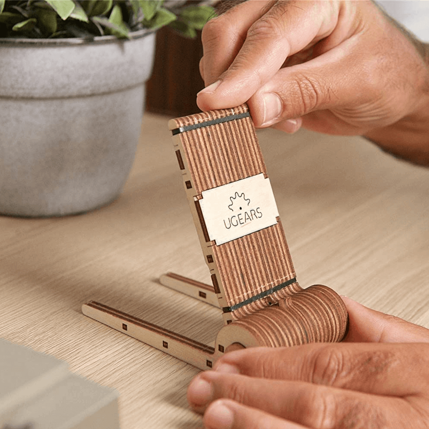Telefonhalterung Mechanisches Holzpuzzle Ugears