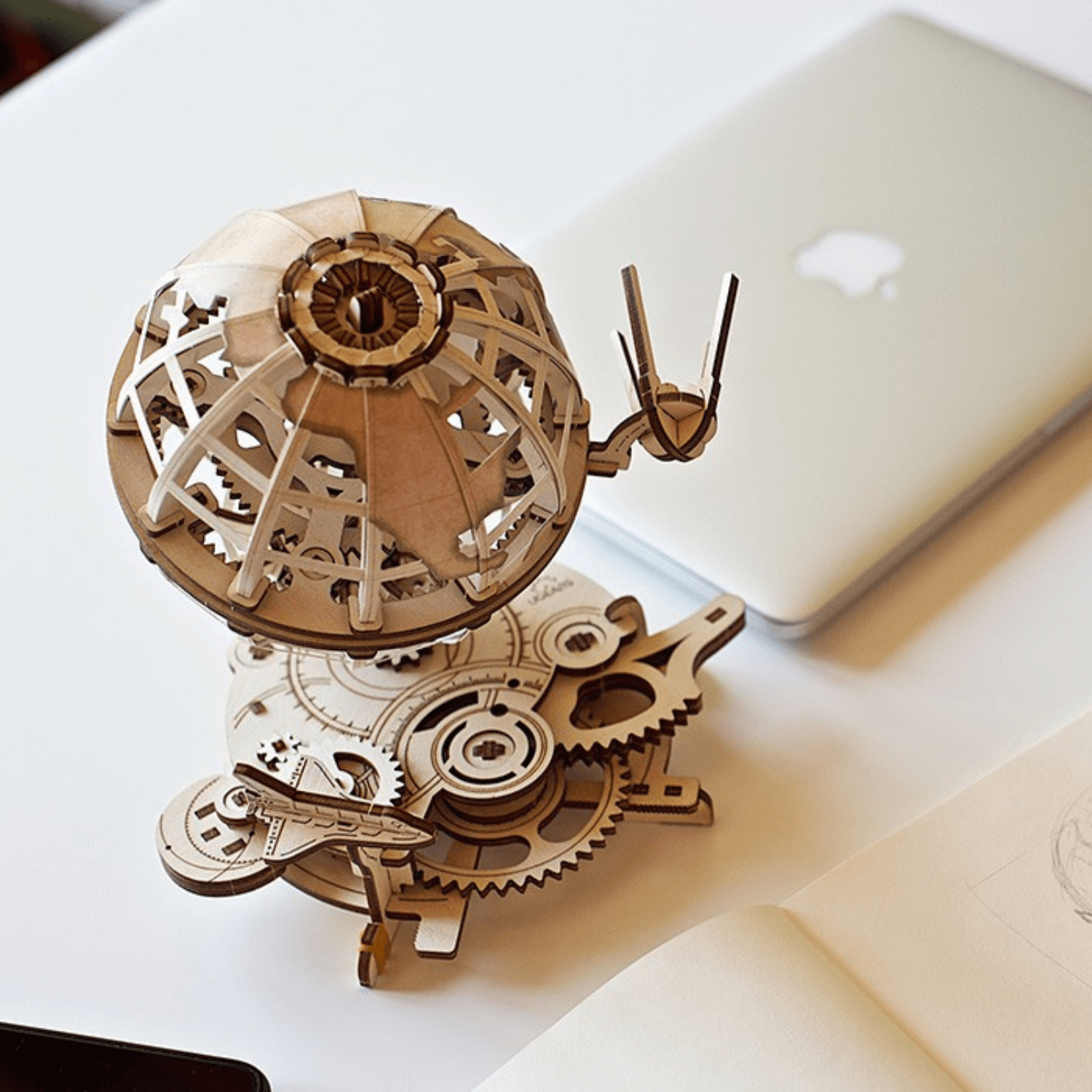 Globus-Mechanisches Holzpuzzle-Ugears--