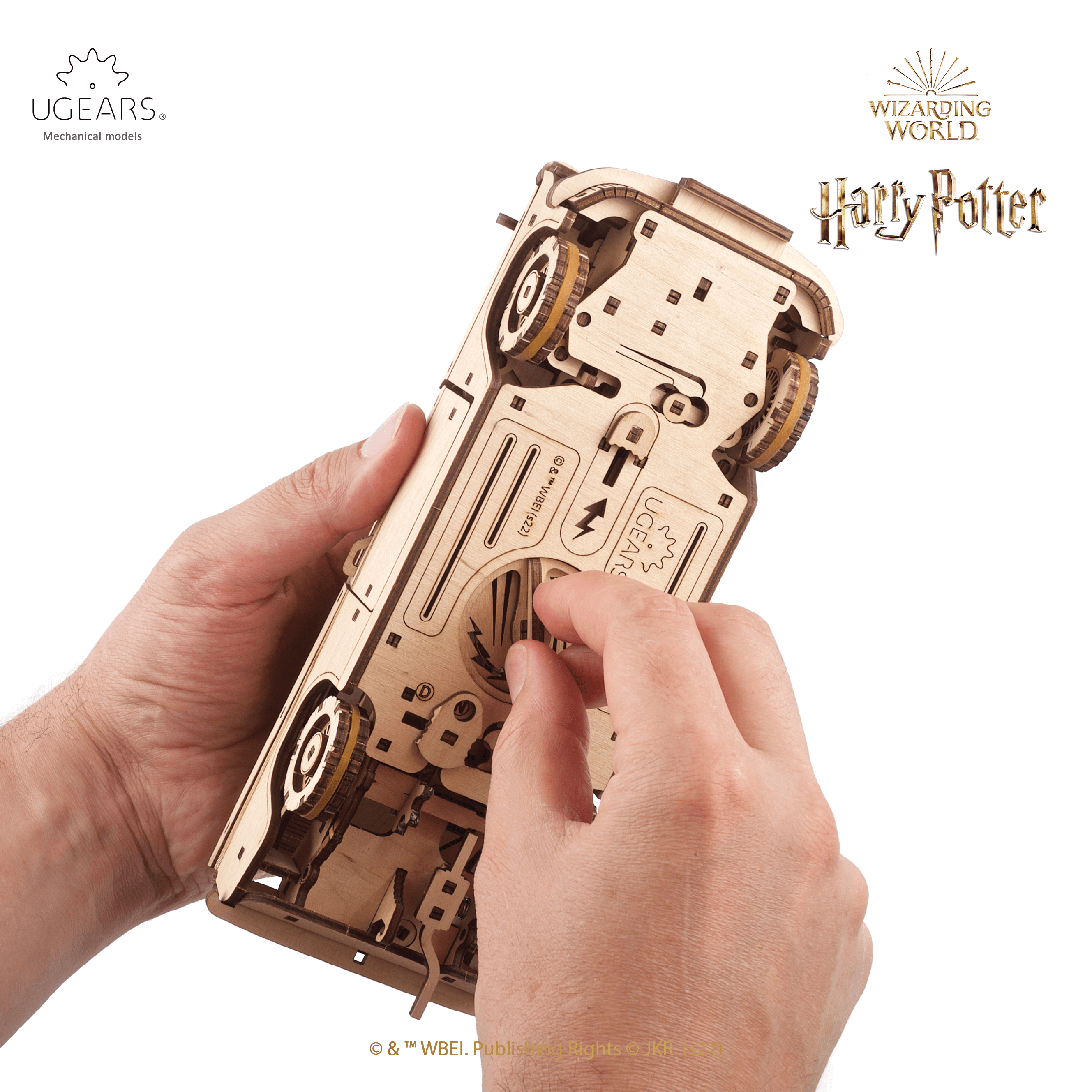 Flying Ford Anglia™ | Harry Potter Mechanical Wooden Puzzle Ugears