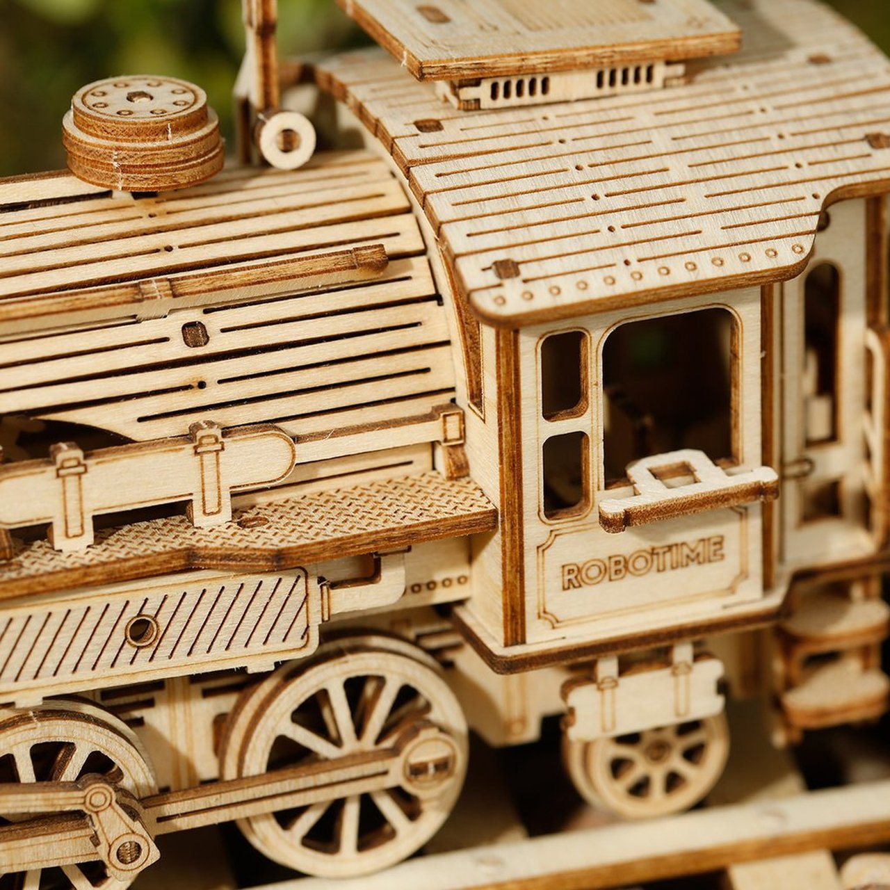 Locomotive Puzzle 3D 1:80-3D Puzzle-Robotime--