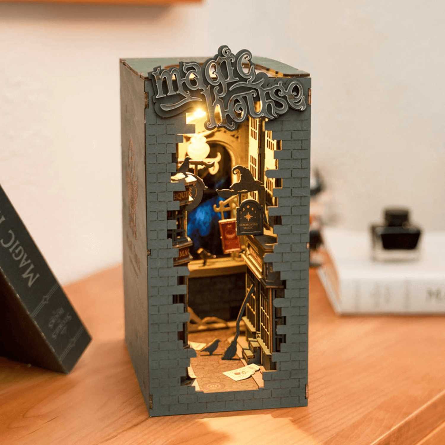 Magisches Haus | Diorama | Rolife Diorama Robotime Magisches Haus | Book Nook