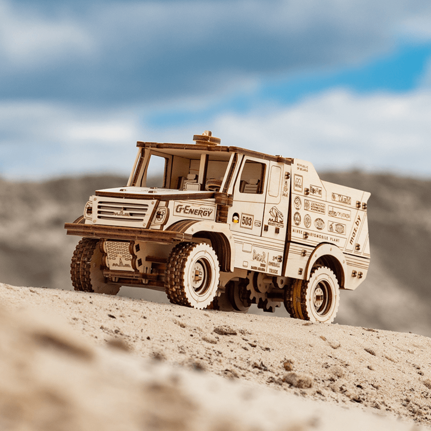Mechanischer LKW | MAZ 6440RR Mechanisches Holzpuzzle Eco-Wood-Art