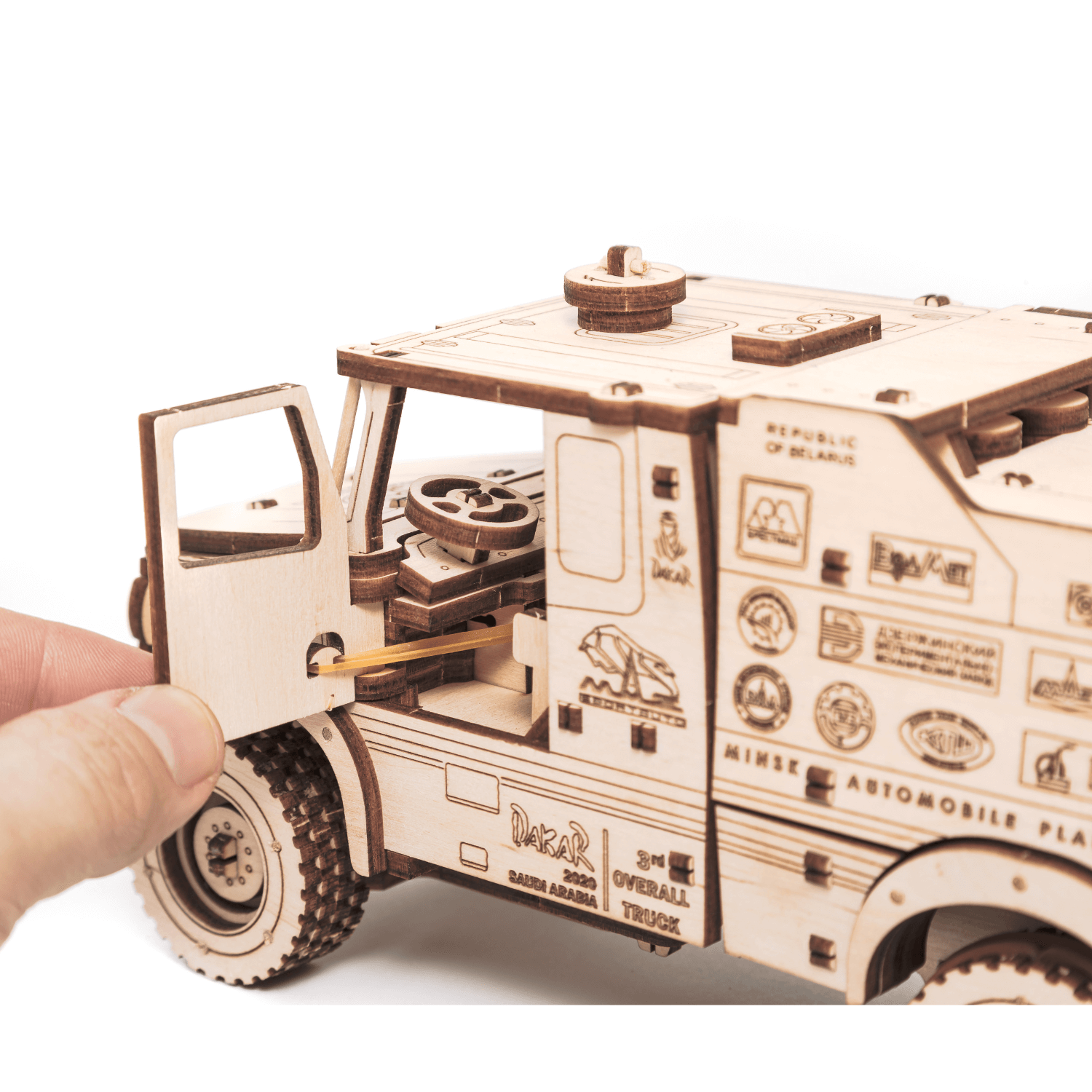 Mechanischer LKW | MAZ 6440RR Mechanisches Holzpuzzle Eco-Wood-Art