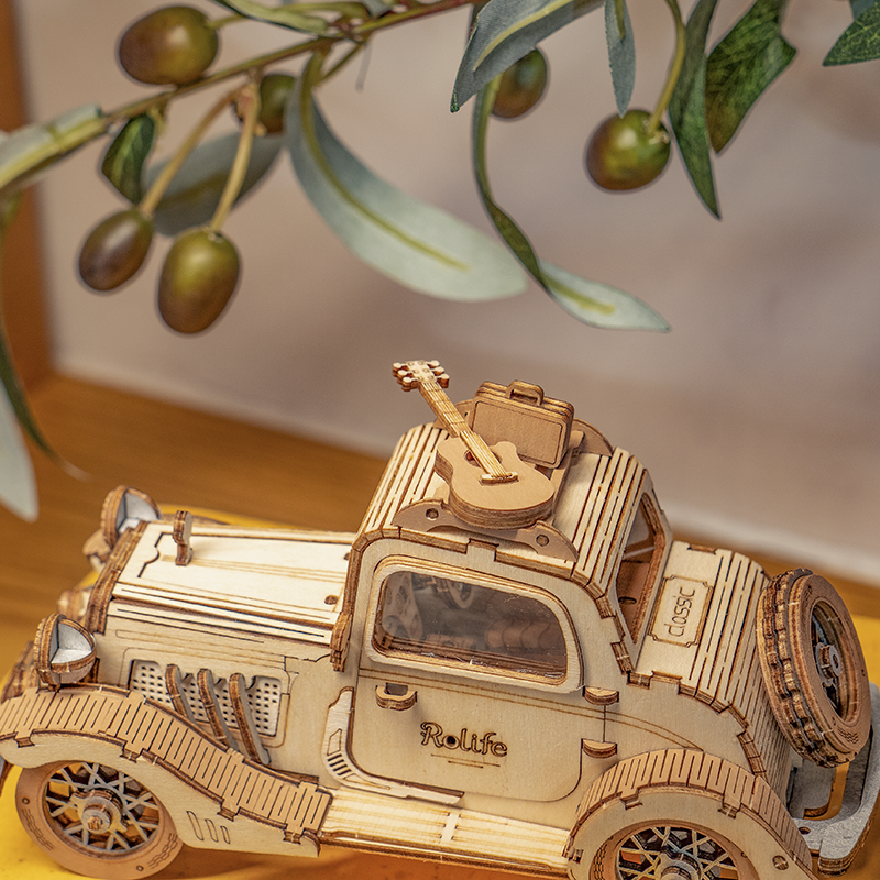 Vintage car with guitar 3D puzzle Robotime
