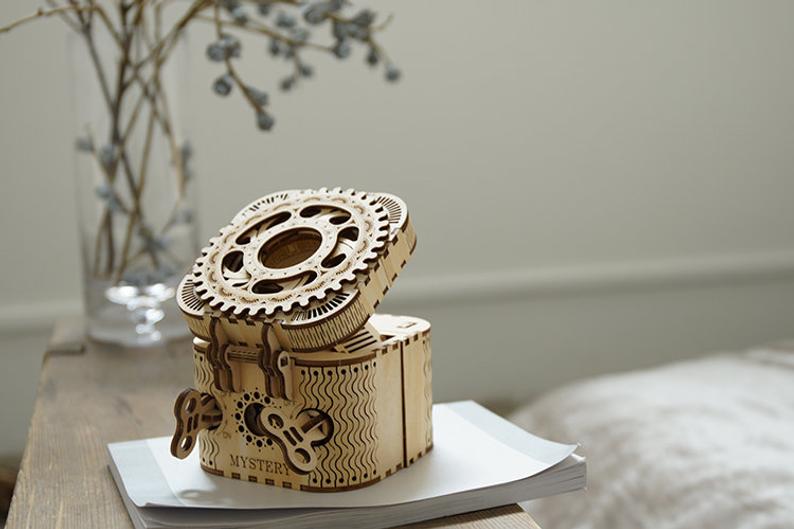Treasure Chest 3D Puzzle Wood-Mechanical Wooden Puzzle-Robotime--