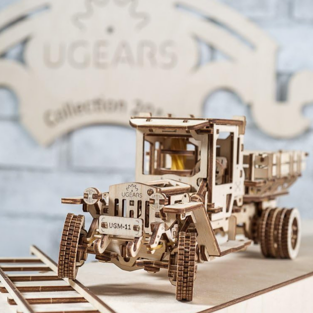 Camion UGM 11-Puzzle mécanique en bois-Ugears--