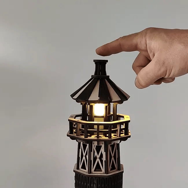 Luminous vuurtoren – mechanische bouwset van MagicHolz