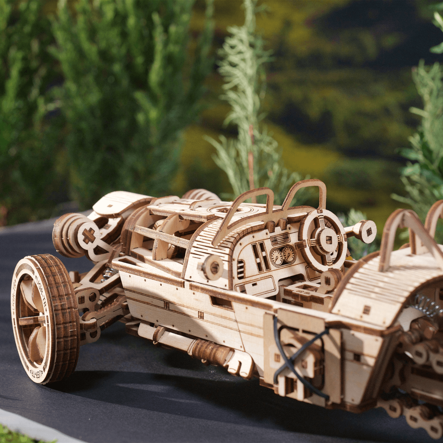 Véhicule à trois roues UGR-S-Puzzle mécanique en bois-Ugears--