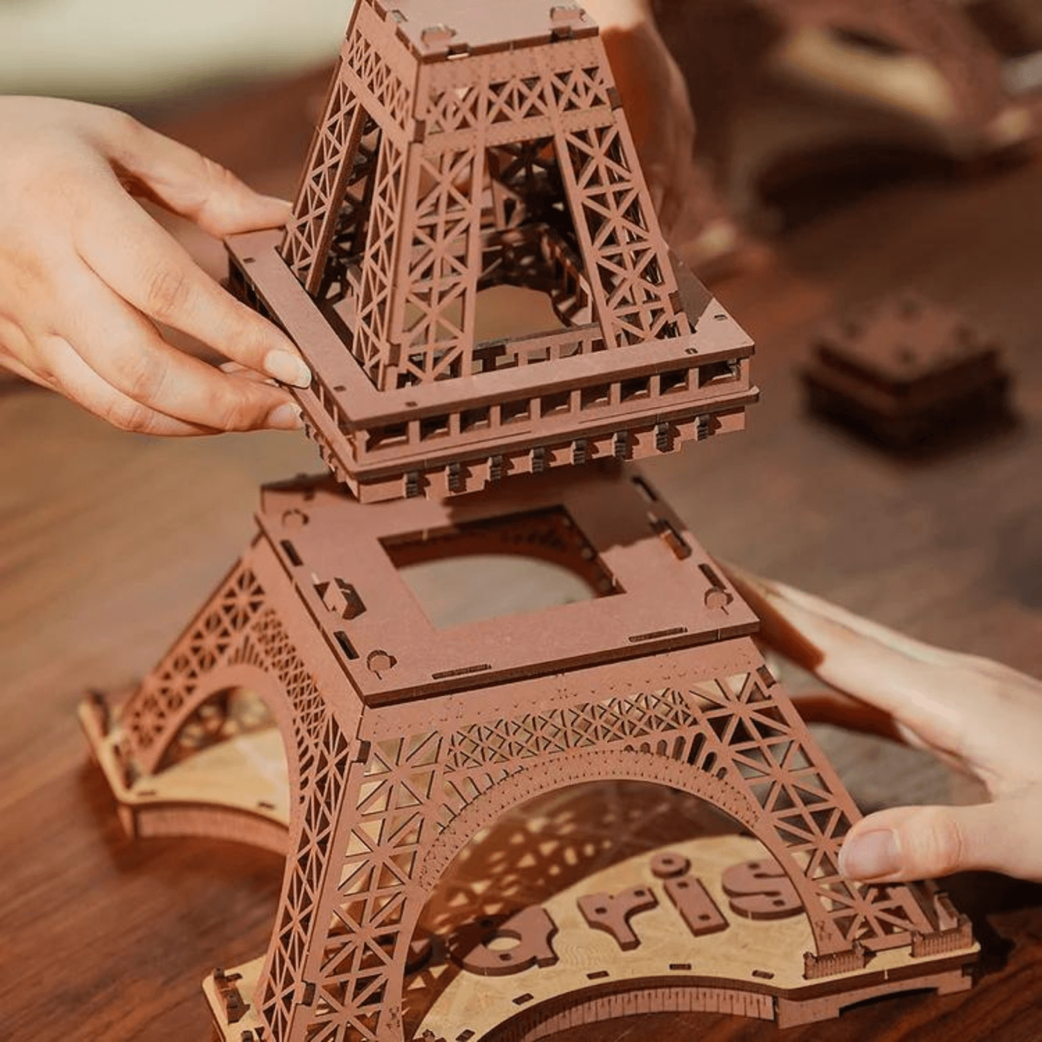 At night at the Eiffel Tower ❤️‍🔥-3D Puzzle-Robotime--