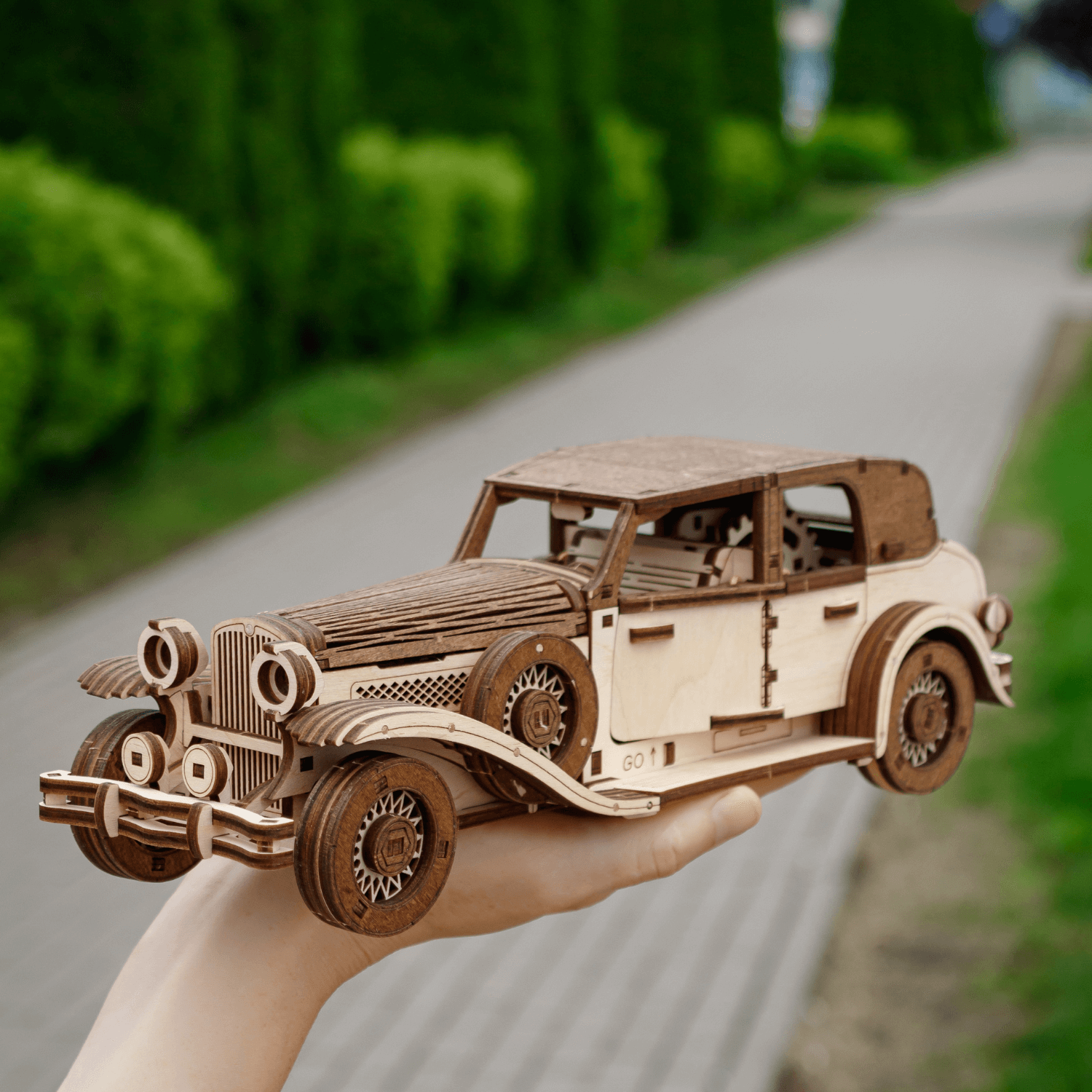 Ferdinand | Puzzle mécanique rétro de voiture en bois-Eco-Wood-Art--