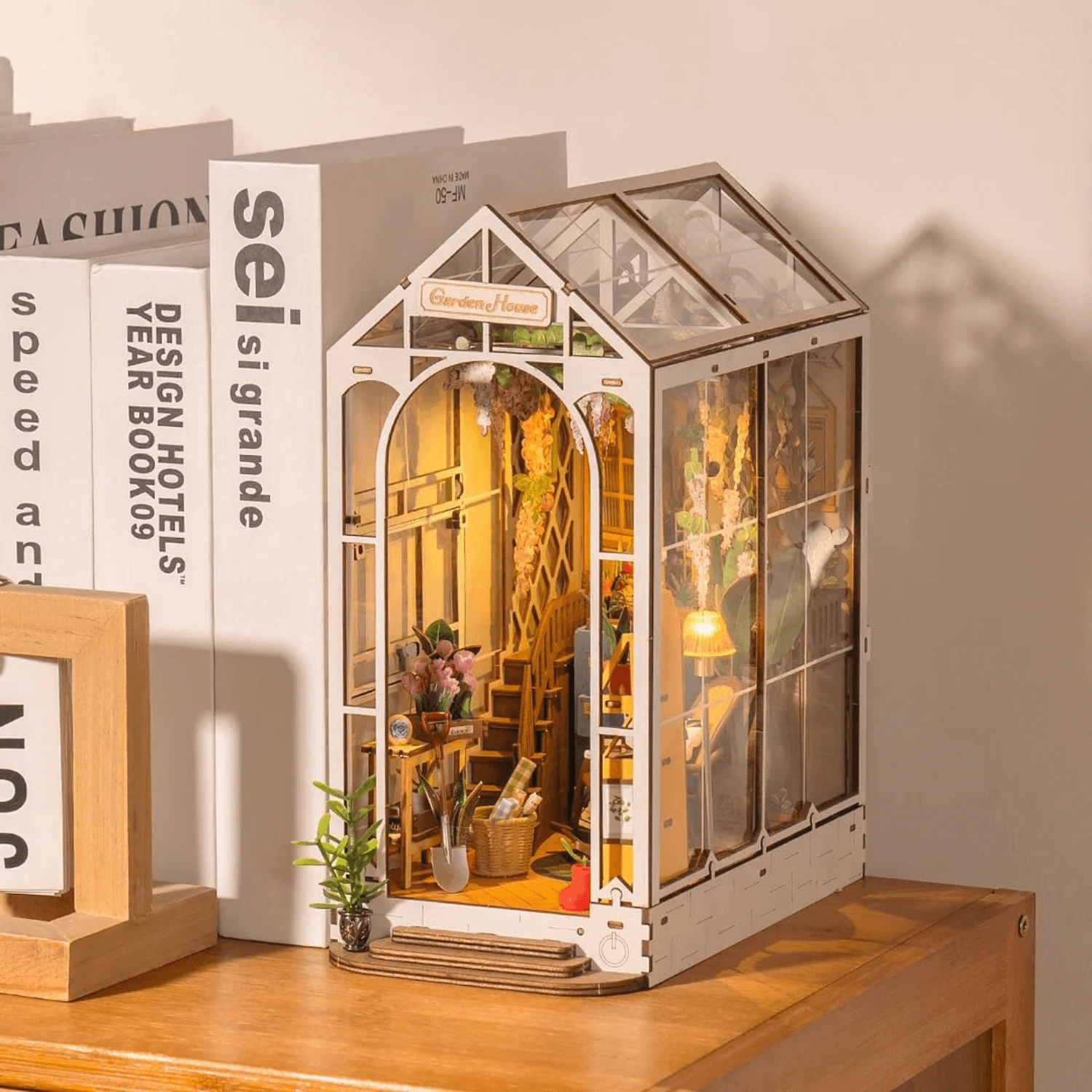 Garden house | Diorama | Rolife-Diorama-Robotime--