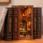 Grimm's little house | Book Nook