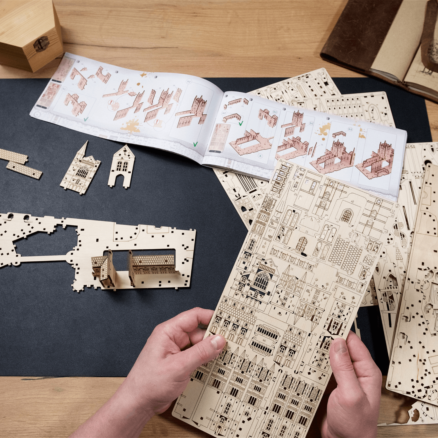 Château de Poudlard™ | Puzzle mécanique en bois de Harry Potter-Ugears--