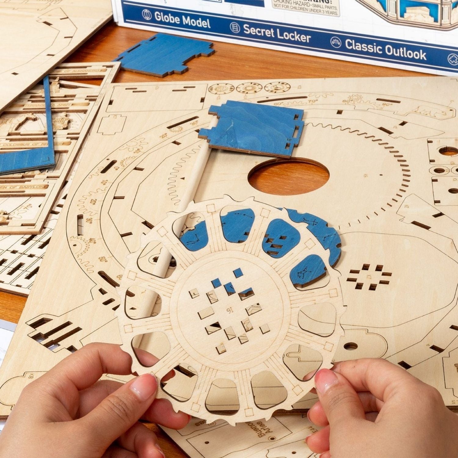 3D Globus Bausatz-Mechanisches Holzpuzzle-Robotime--