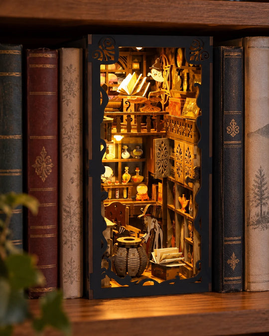 MagicNight in de boekenkast met verlichting