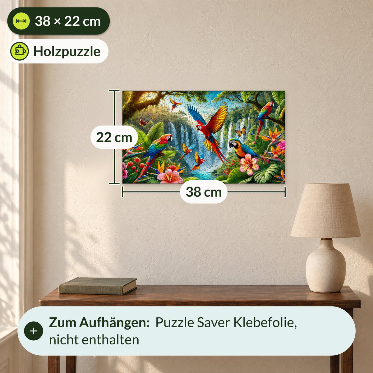 Puzzle en bois « L'île aux perroquets », 38 x 22 cm, accroché au mur au-dessus d'une petite console, avec des lignes de repère et des instructions pour le film adhésif