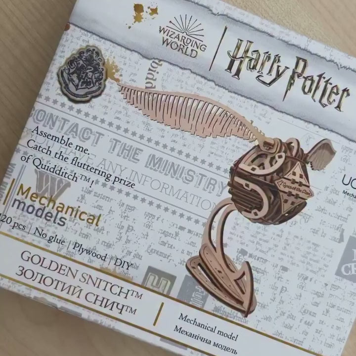 Golden Snitch – Harry Potter, Video: Unboxing, Assembly, and the Finished Snitch on Its Stand