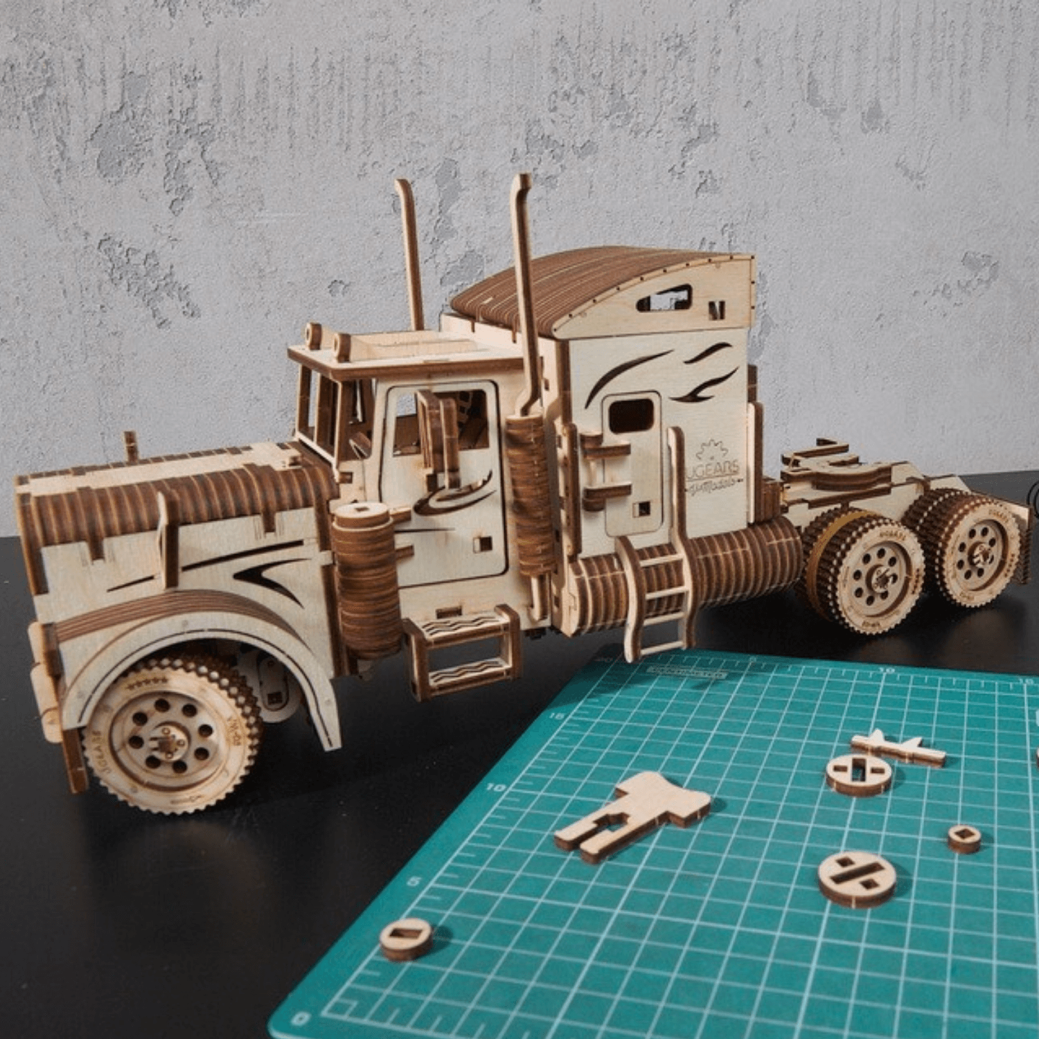 Vrachtwagen "Heavy Boy" VM-03-Mechanische houten puzzel - Versnellingen--