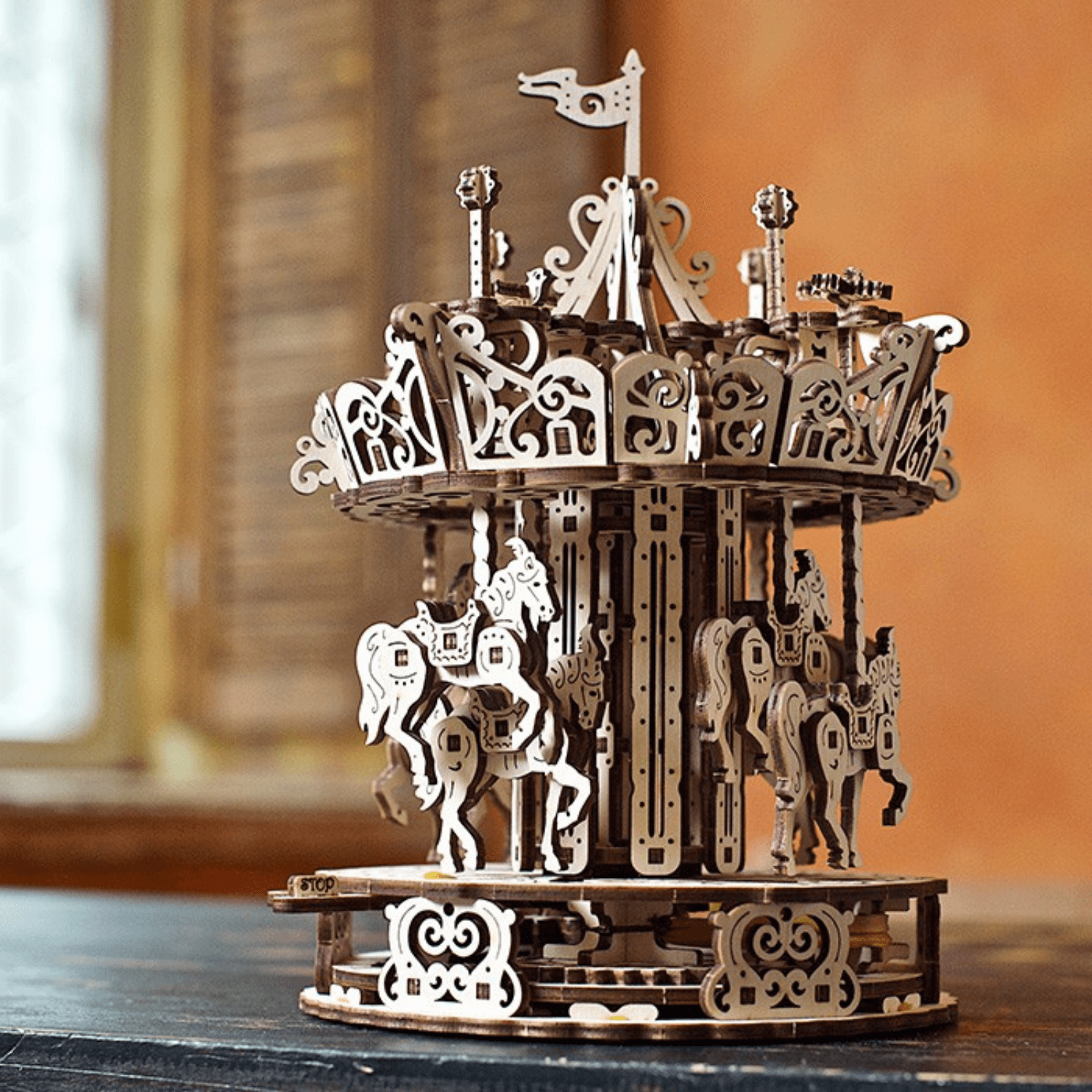 Carrousel-Mechanische Houten Puzzel-Ugears--