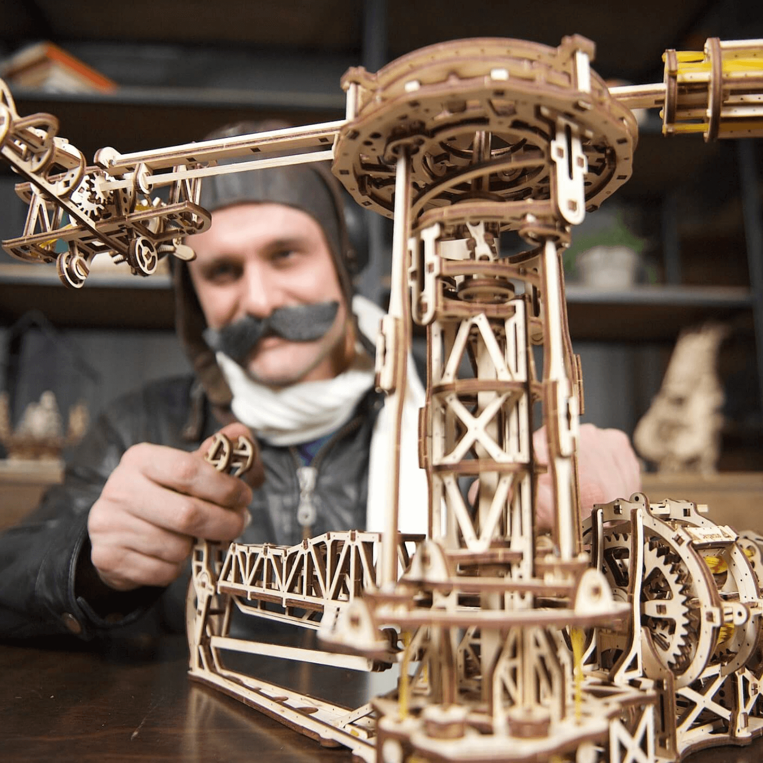 Aviator-Mechanisches Holzpuzzle-Ugears--