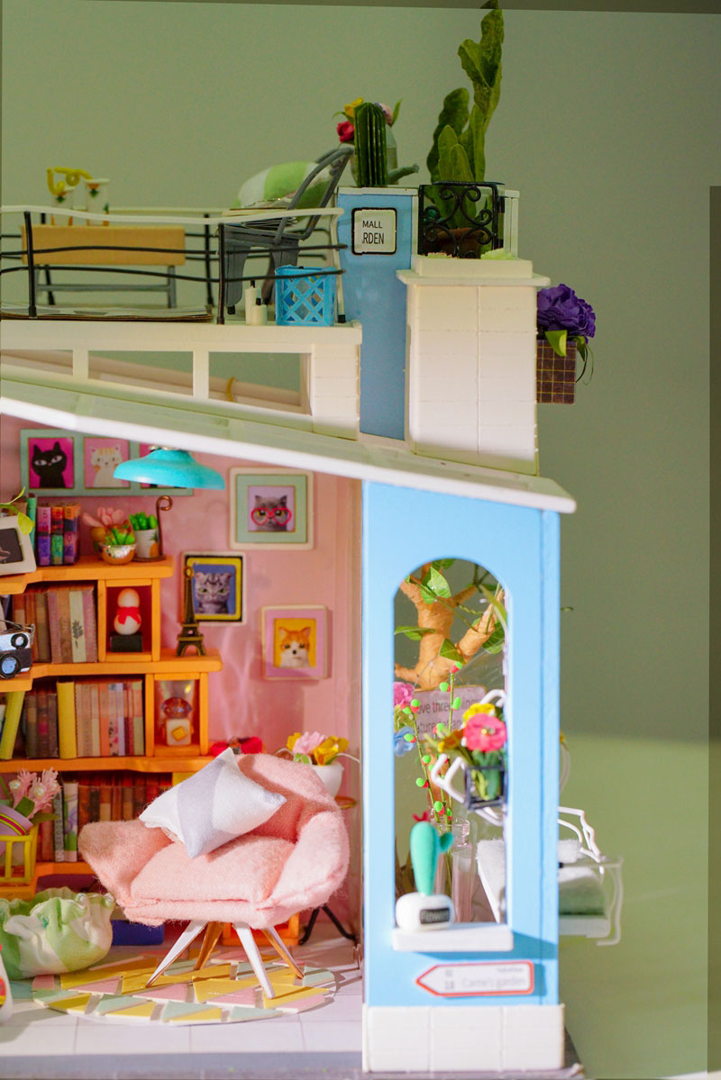 Dora's Loft-Miniatuurhuis-Robotijd...