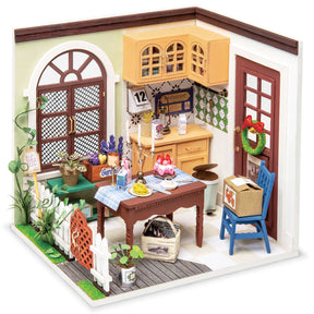 Mrs Charlie's Eetkamer (Dining Room)-Miniatuurhuis-Robotime--.