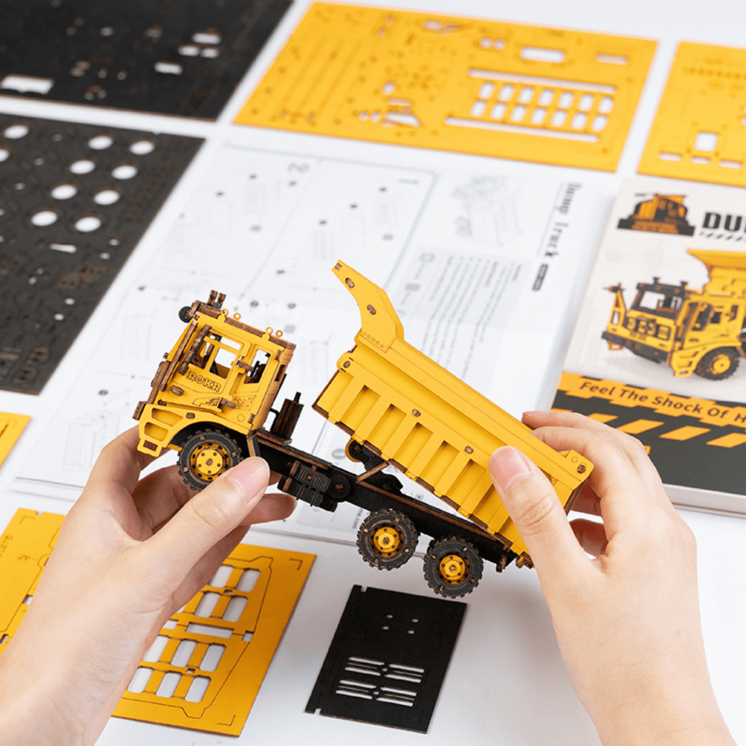 Dump Truck | Construction Machinery 3D Puzzle Robotime--