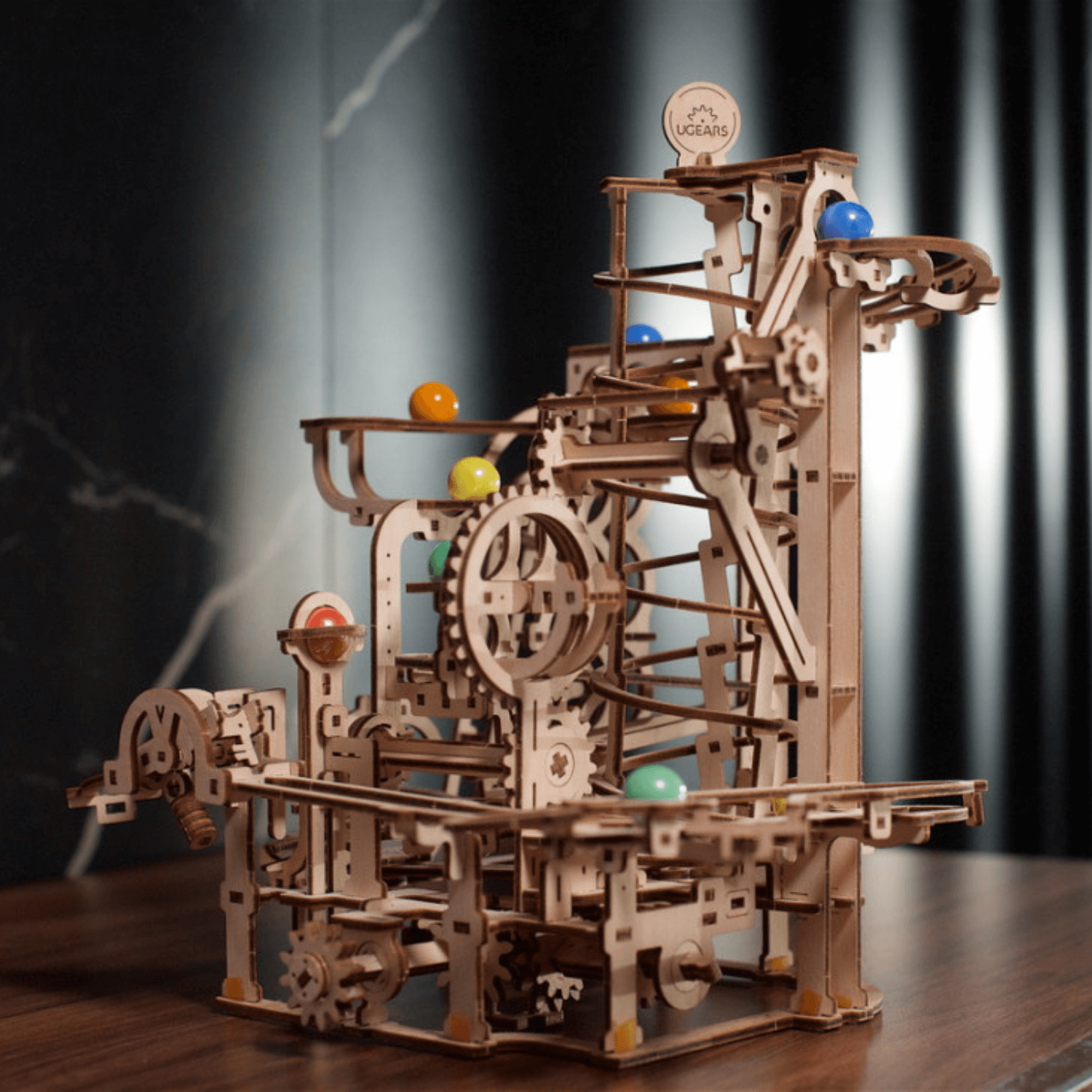 Knikkerbaan met spiraallift-mechanische houten puzzel-Ugears-70177-4820184121492